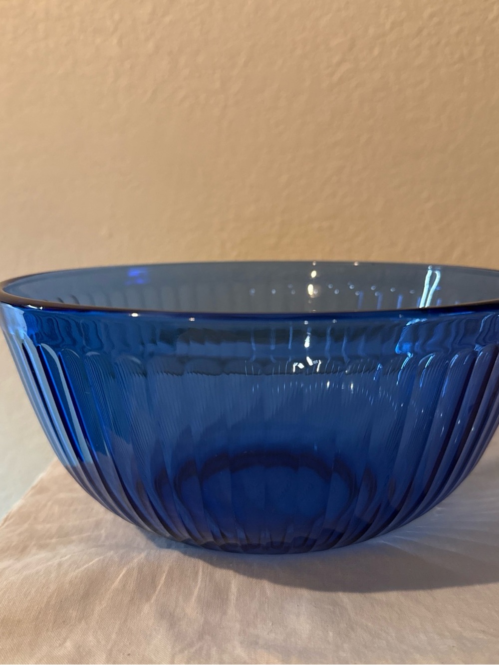 Pyrex Deep Blue Ribbed Glass Serving Bowl - Picture 6 of 6